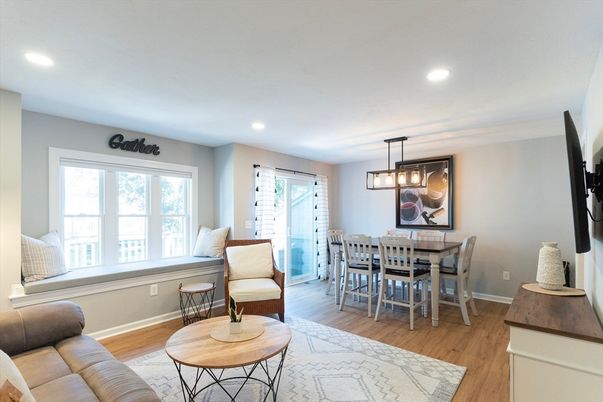 Dining room, Interior, Living room, Pendant Lights, Recessed Lighting, Wood Texture Flooring