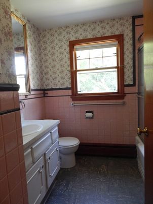 Bathroom, Interior, Tile Countertops