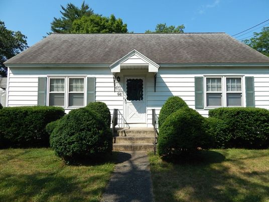 Exterior, Facade, Cape Cod