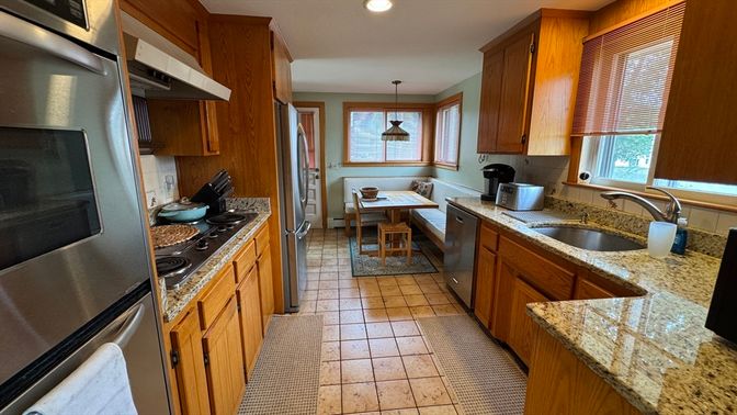 Dining room, Interior, Kitchen, Pendant Lights, Recessed Lighting, Stainless Steel Appliances
