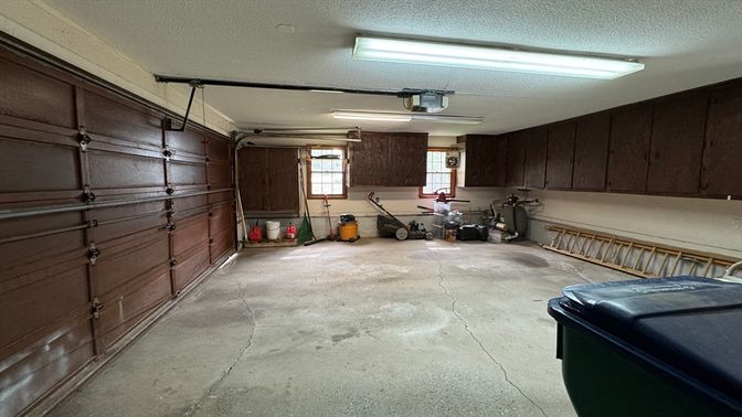 Garage, Interior