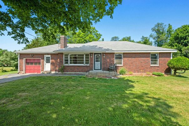 Attached, Exterior, Facade, Brick Facade, Ranch