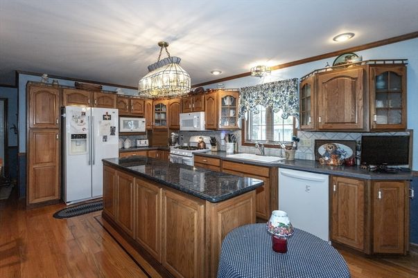 Chandelier, Interior, Kitchen, Recessed Lighting, Wood Texture Flooring
