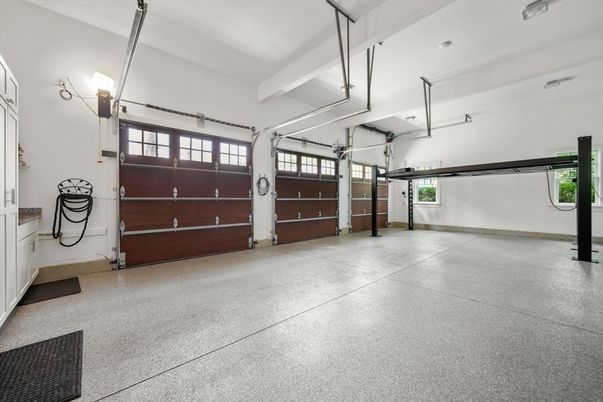 Garage, Interior