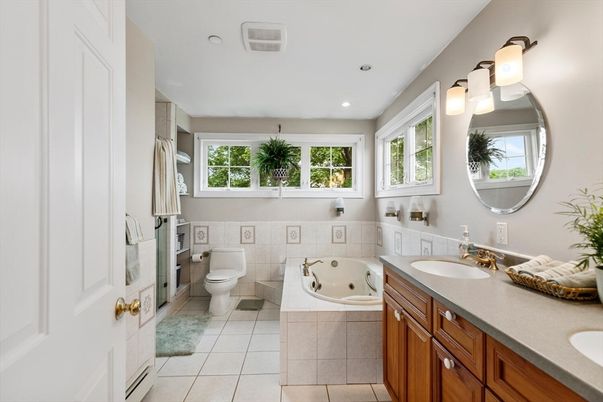 Bathroom, Dual Sink Vanities, Interior, Recessed Lighting