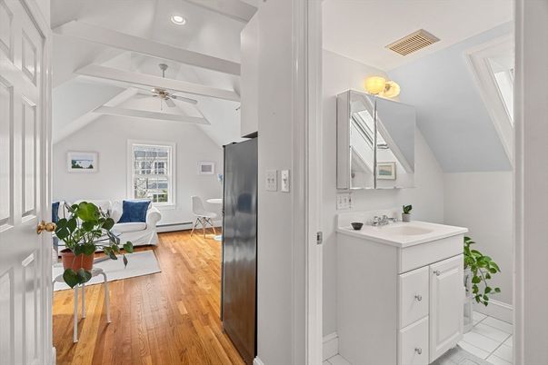 Bathroom, Interior, Living room, Recessed Lighting, Wood Texture Flooring