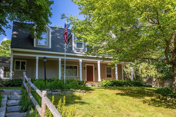 Exterior, Facade, Cape Cod