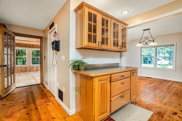 Interior, Pendant Lights, Recessed Lighting, Wood Texture Flooring