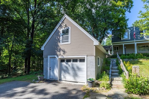 Detached Garage, Exterior