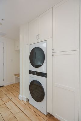 Interior, Utility Closets, Washer, Wood Texture Flooring
