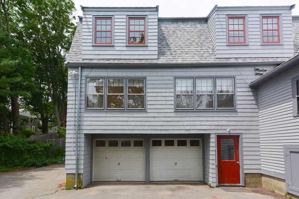 Attached, Exterior, Facade, Rowhouse