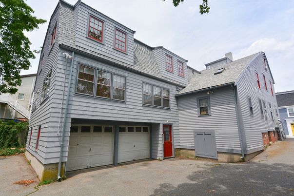 Attached, Exterior, Facade, Raised Ranch