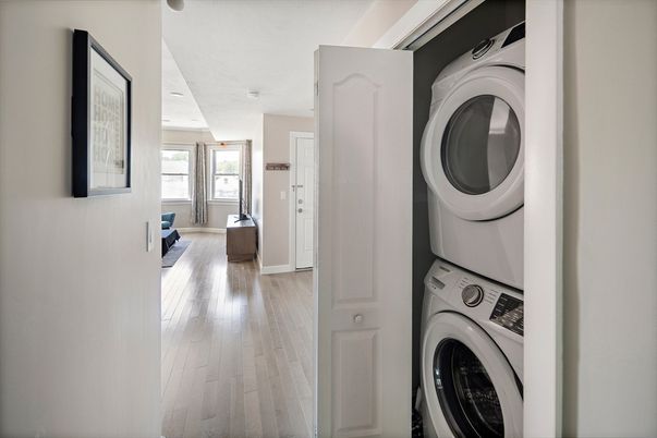 Interior, Utility Closets, Washer, Wood Texture Flooring