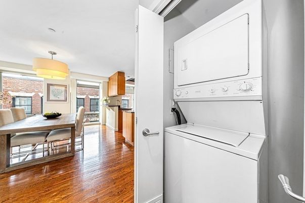 Dining room, Interior, Kitchen, Utility Closets, Washer, Wood Texture Flooring