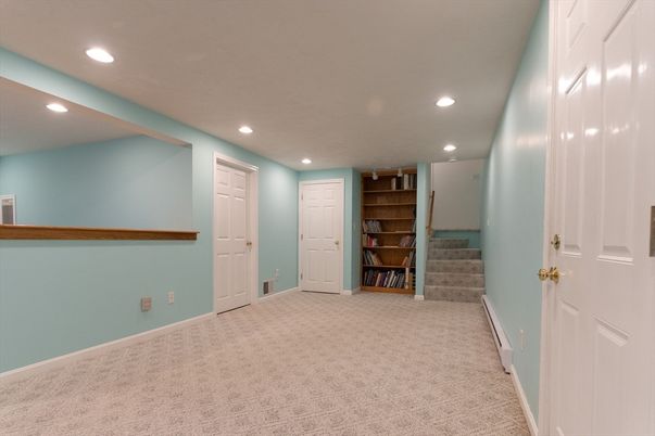 Empty room, Interior, Recessed Lighting