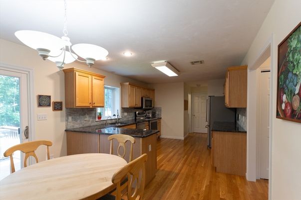Chandelier, Dining room, Interior, Kitchen, Recessed Lighting, Wood Texture Flooring