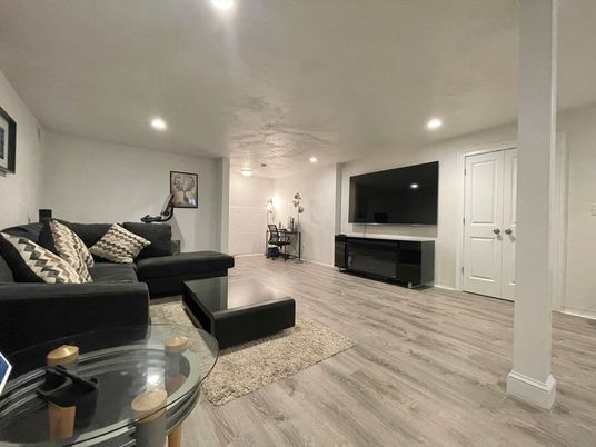 Interior, Living room, Recessed Lighting, Wood Texture Flooring