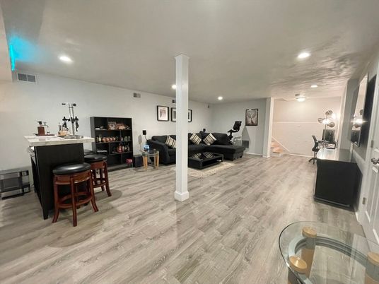 Interior, Living room, Recessed Lighting, Wood Texture Flooring