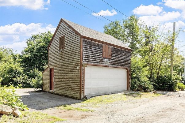 Detached Garage, Exterior