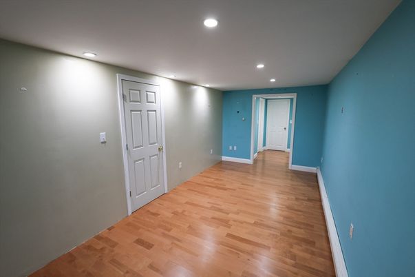 Empty room, Interior, Recessed Lighting, Wood Texture Flooring