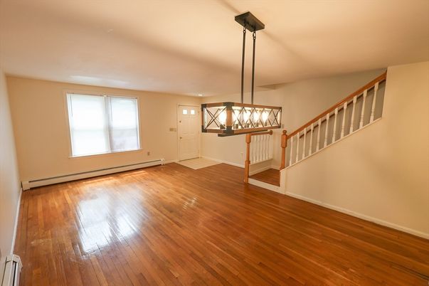 Interior, Pendant Lights, Wood Texture Flooring