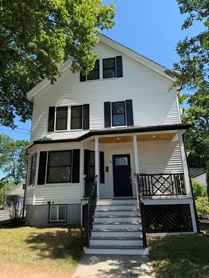 Exterior, Facade, Queen Anne Victorian