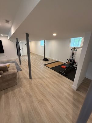 Fitness Equipment, Interior, Recessed Lighting, Wood Texture Flooring