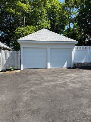 Detached Garage, Exterior