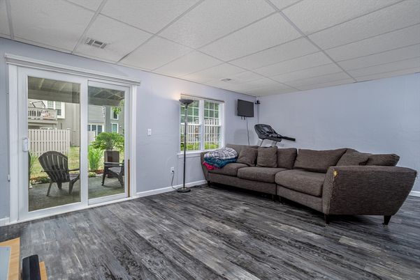Fitness Equipment, Interior, Living room, Wood Texture Flooring