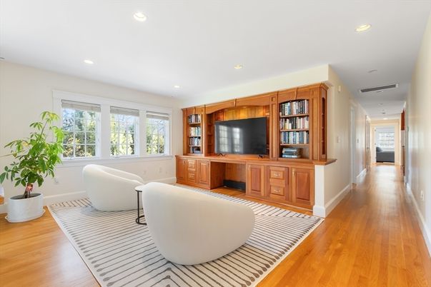Interior, Recessed Lighting, Wood Texture Flooring