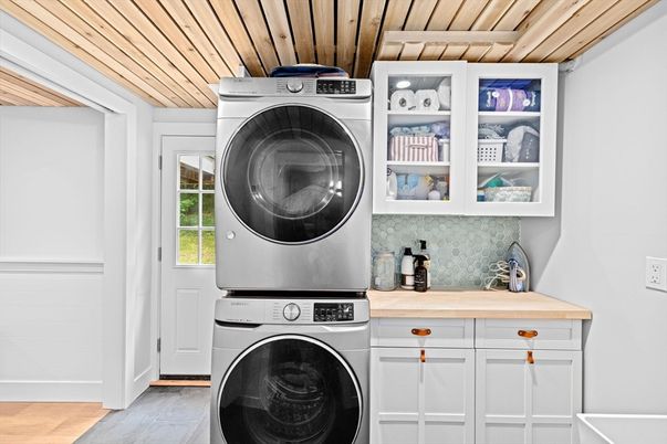 Interior, Washer, Wooden Ceilings, Wood Texture Flooring
