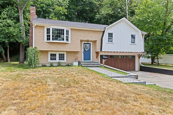 Attached, Exterior, Facade, Raised Ranch