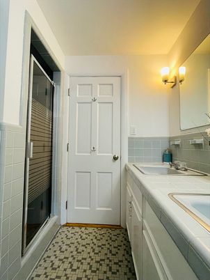 Bathroom, Interior, Tile Countertops