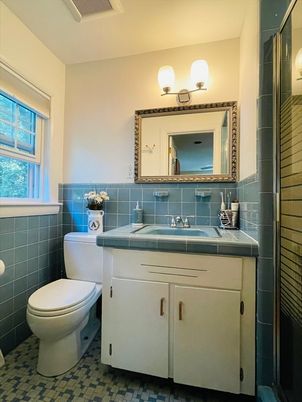 Bathroom, Interior, Tile Countertops