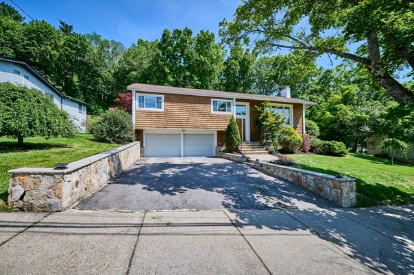 Attached, Exterior, Facade, Raised Ranch