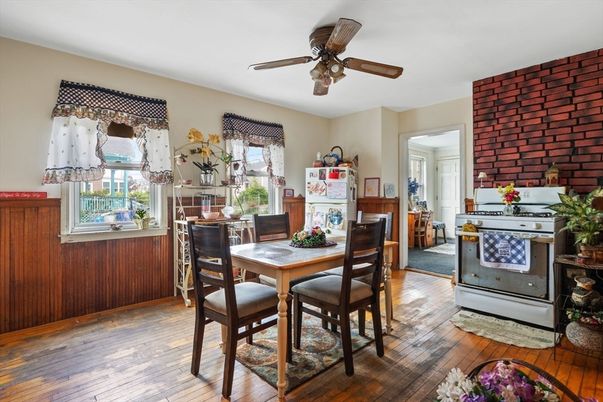 Dining room, Interior, Kitchen, Stone Walls, Wood Texture Flooring