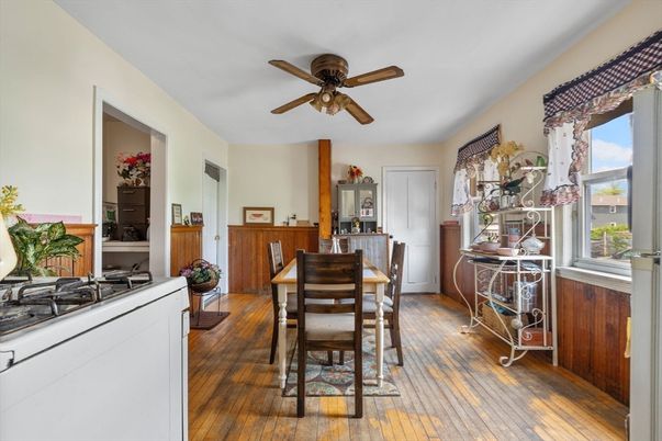 Dining room, Interior, Wood Texture Flooring