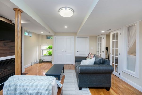 Interior, Recessed Lighting, Wood Texture Flooring