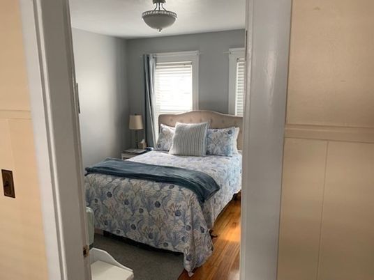 Bedroom, Interior, Pendant Lights, Wood Texture Flooring