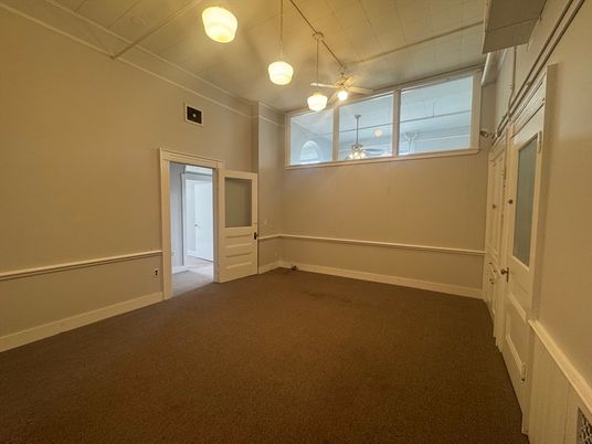 Empty room, Interior, Pendant Lights