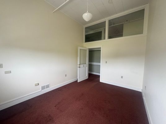Empty room, Interior, Pendant Lights