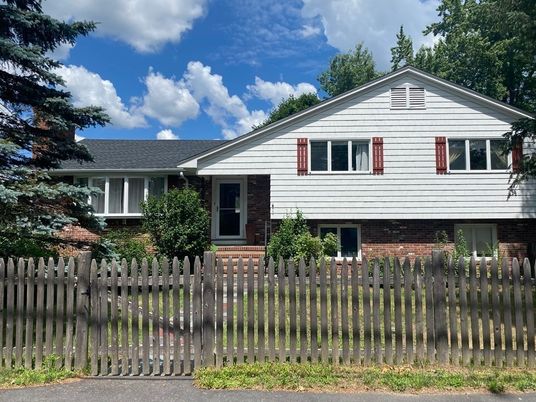 Exterior, Facade, Brick Facade, Split Level