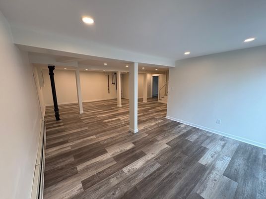 Empty room, Interior, Recessed Lighting, Wood Texture Flooring