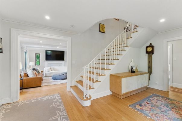 Interior, Recessed Lighting, Wood Texture Flooring