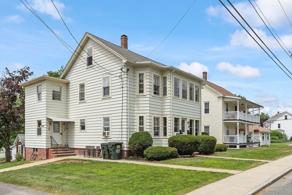 Exterior, Facade, Queen Anne Victorian