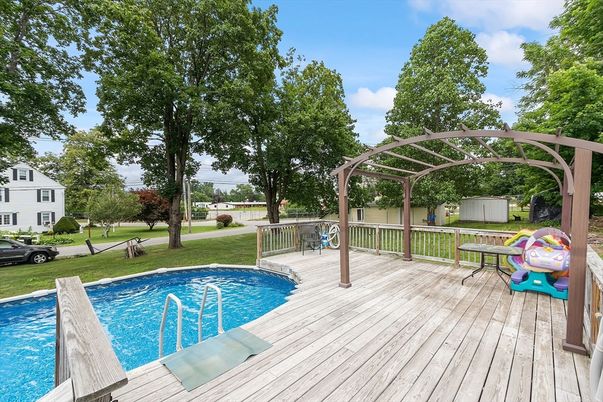 Exterior, Playground, Pool