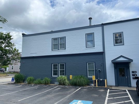Exterior, Facade, Rowhouse
