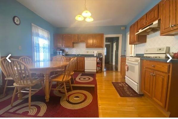 Dining room, Interior, Kitchen, Pendant Lights, Wood Texture Flooring