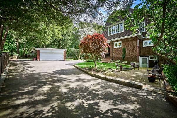Detached Garage, Exterior