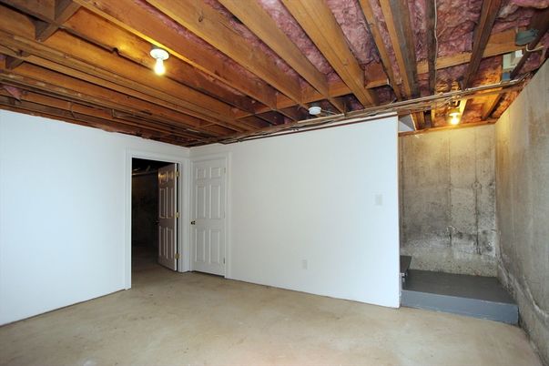 Empty room, Interior, Wooden Beams